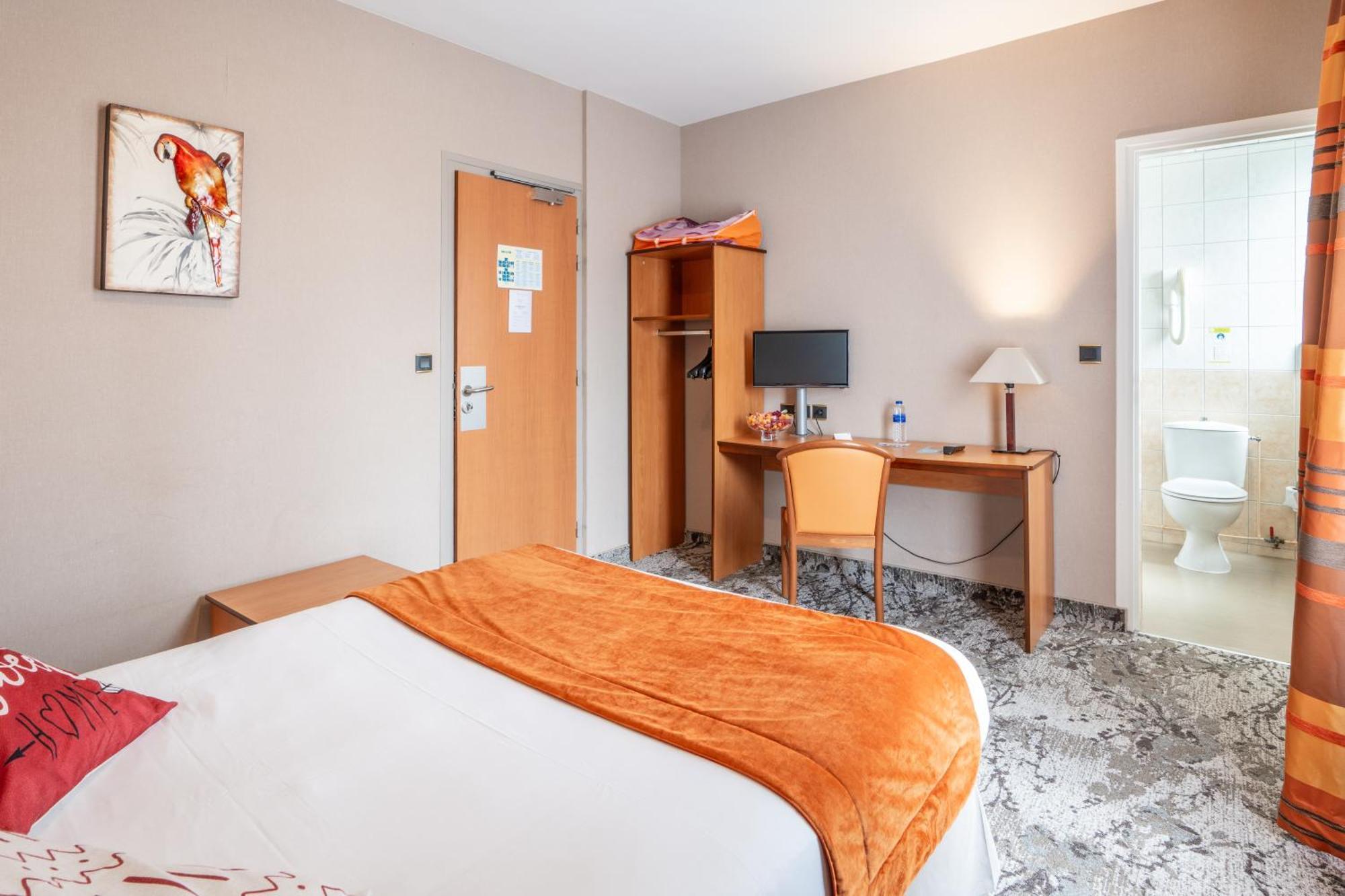 Hotel Des Ducs Alençon Zewnętrze zdjęcie