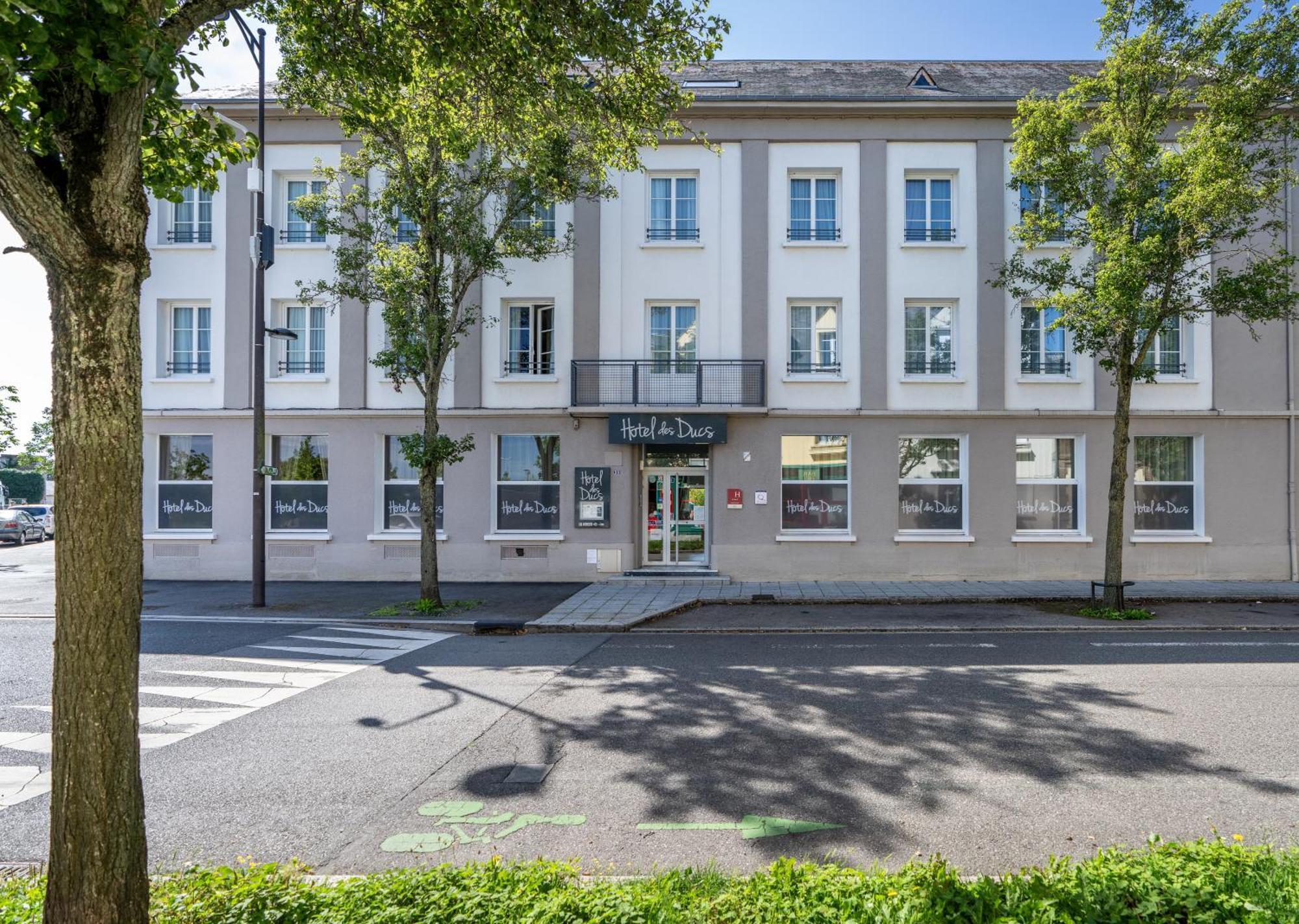 Hotel Des Ducs Alençon Zewnętrze zdjęcie