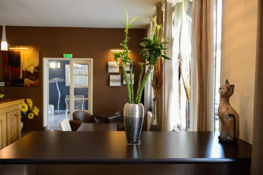 Hotel Des Ducs Alençon Zewnętrze zdjęcie